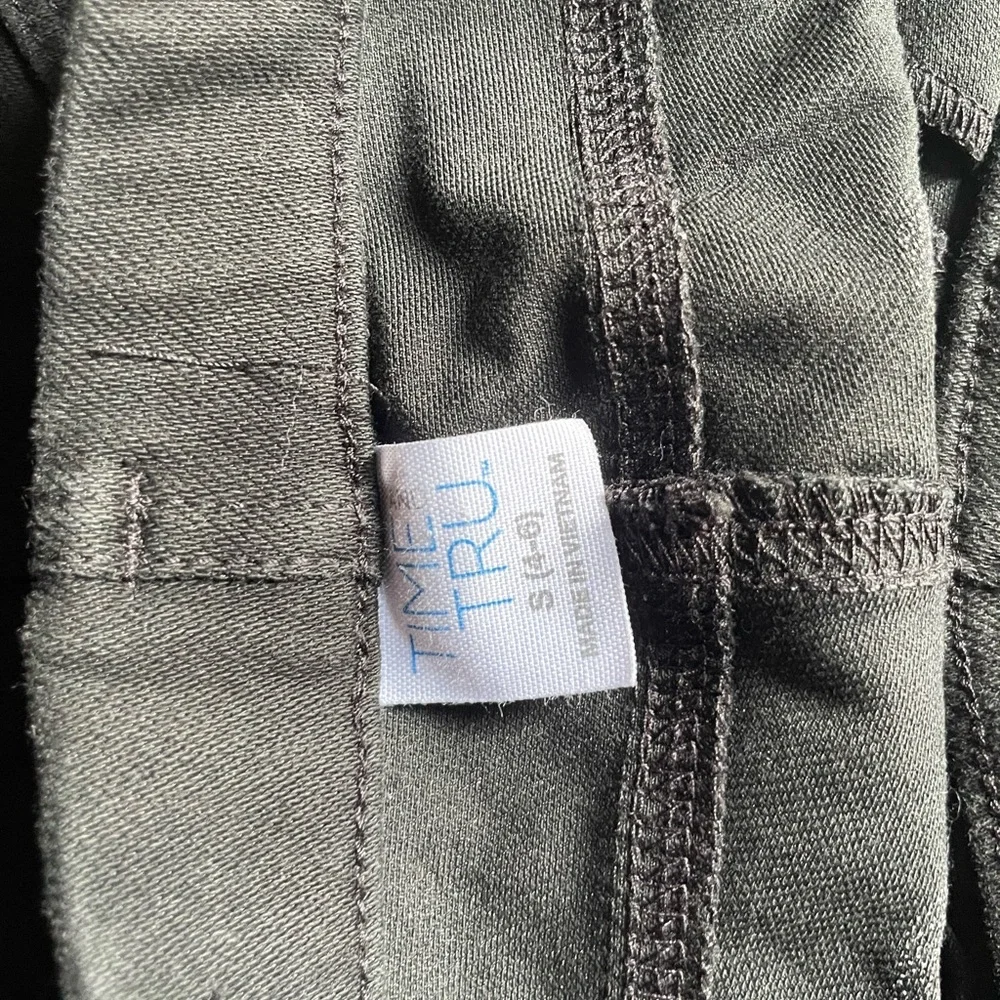 Time and Tru Women's Black Knit Jeggings - Picture 8 of 8